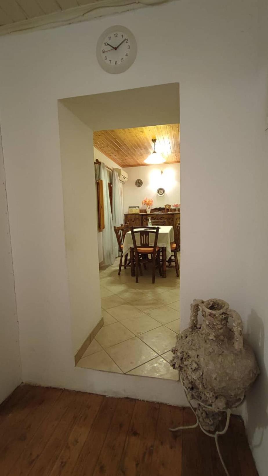Retro Wooden House Gaios Villa Exterior photo